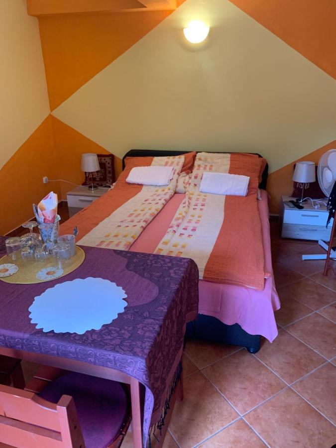 דירות קסזטלי Fonix Apartman מראה חיצוני תמונה