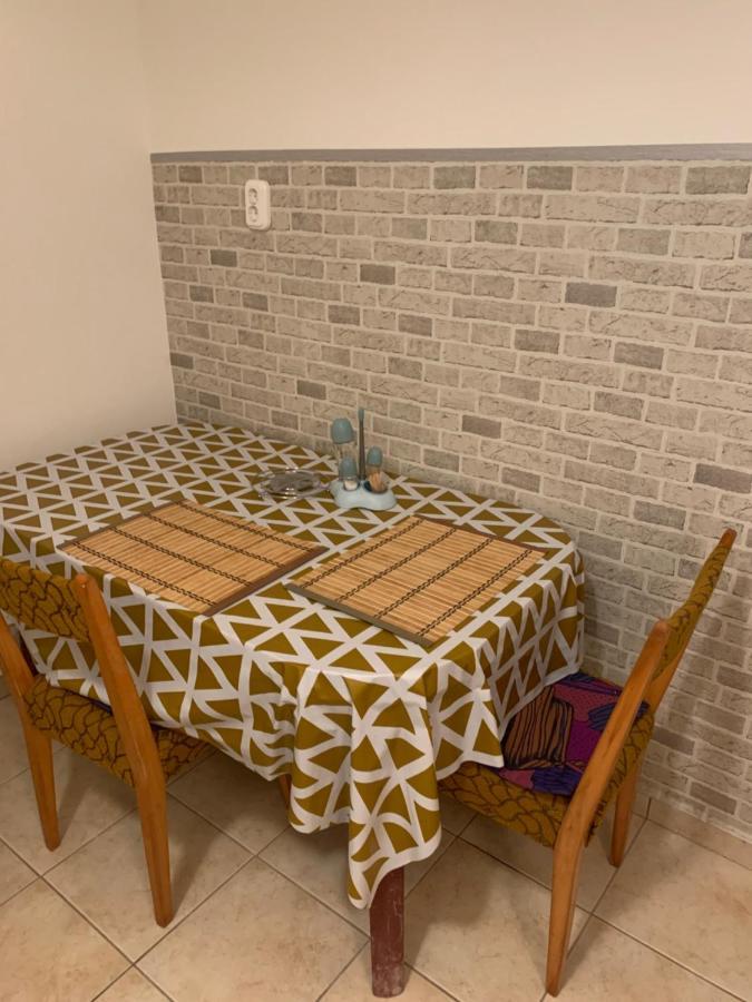 דירות קסזטלי Fonix Apartman מראה חיצוני תמונה